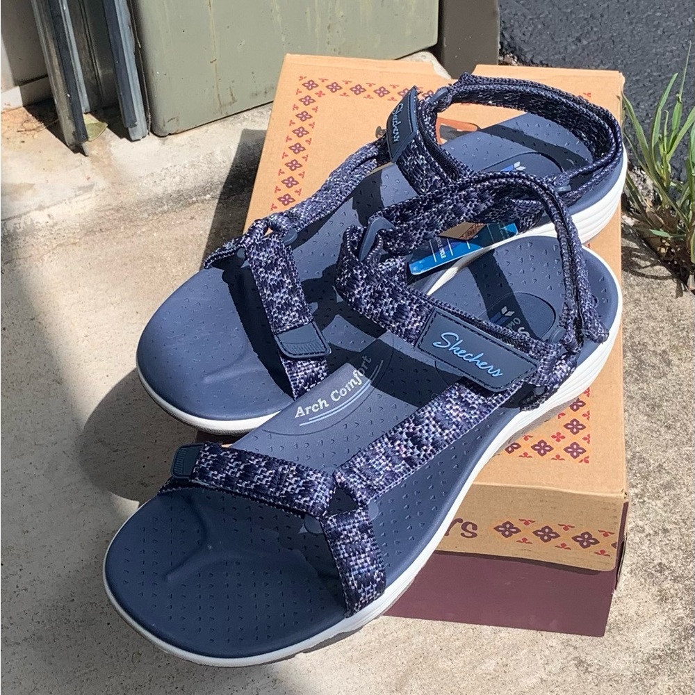 Skechers Women's Navy and White Sandals